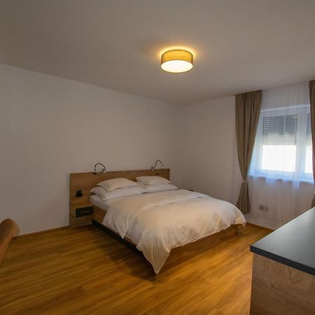 Smart Rooms Βελς Εξωτερικό φωτογραφία