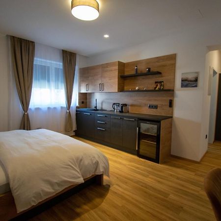 Smart Rooms Βελς Εξωτερικό φωτογραφία