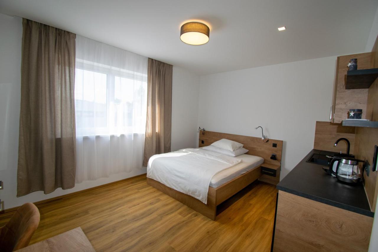 Smart Rooms Βελς Εξωτερικό φωτογραφία