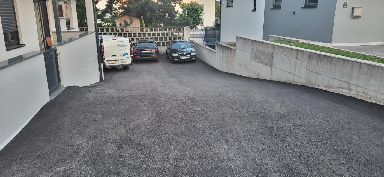Smart Rooms Βελς Εξωτερικό φωτογραφία